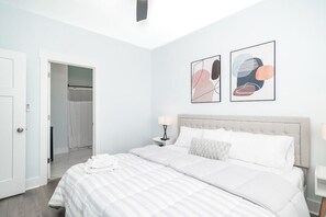 4 bedrooms, iron/ironing board, free WiFi, bed sheets - Waterfront Oasis - Sleep 10 (Beaufort)