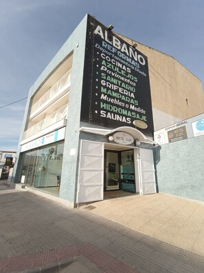 Front of property - Hostel Elios (Lorca)