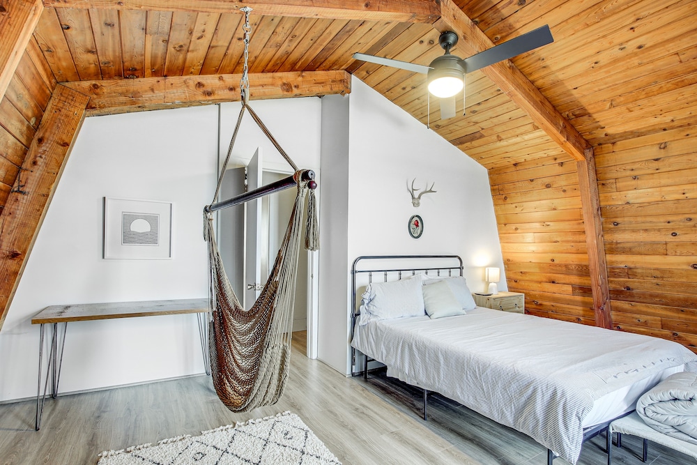 Bayfront Luxemburg Cabin Rental w/ Private Beach! Kewaunee County Vrbo