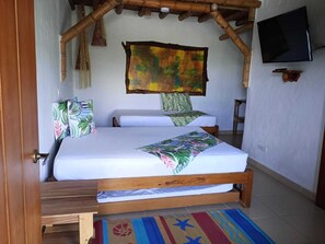 6 habitaciones, tabla de planchar con plancha, wifi y ropa de cama