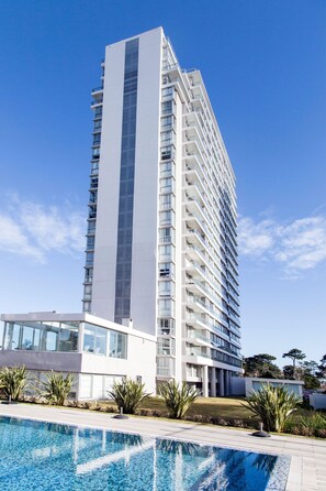 Front of property - Oceana Suites Bellagio Tower (Punta del Este)