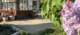 "Bright apartment with pool and spa"