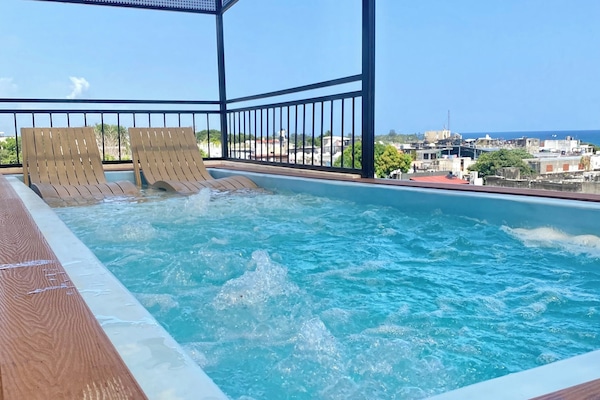 Outdoor pool, sun loungers