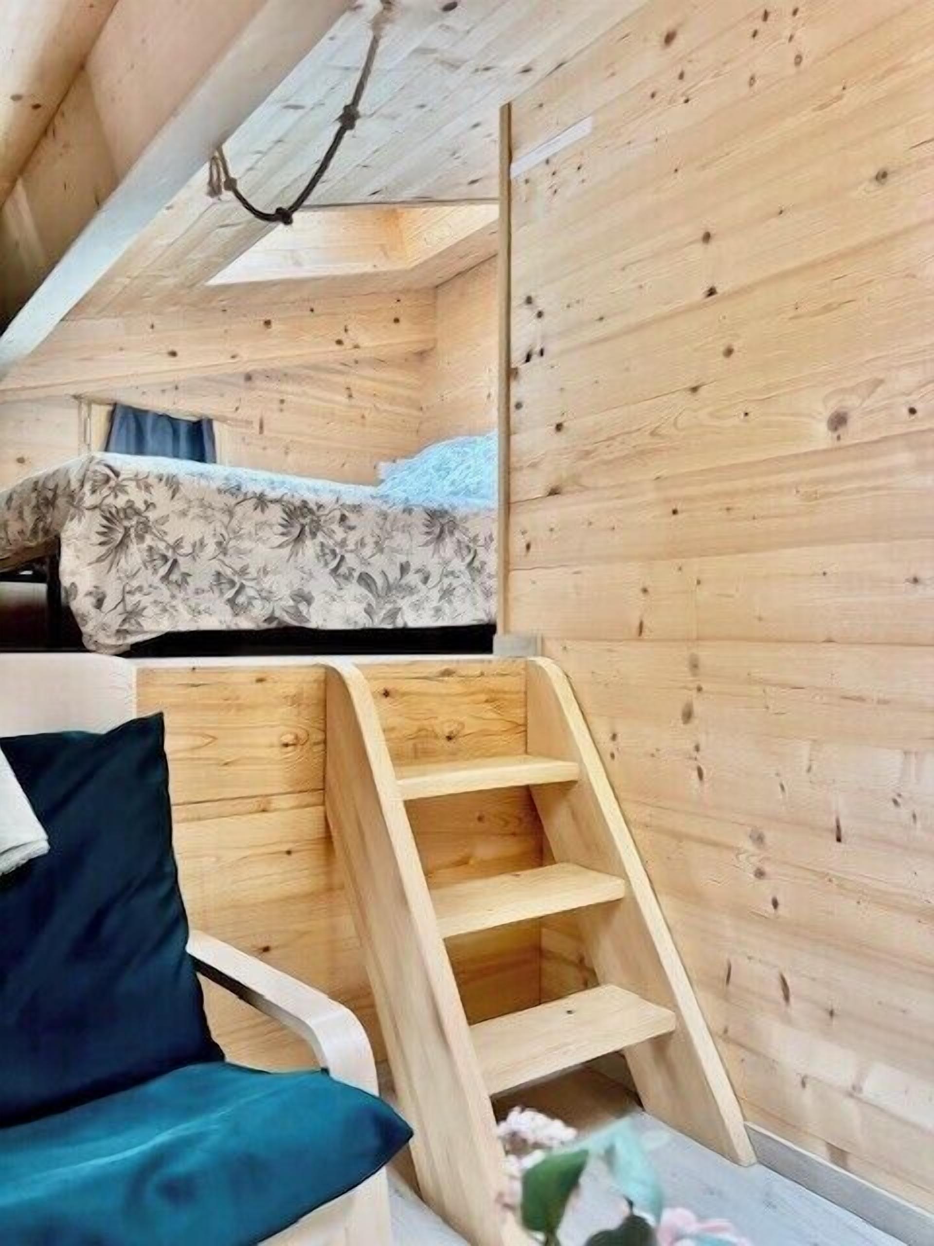 1 slaapkamer, een strijkplank/strijkijzer, reisbedje, wifi