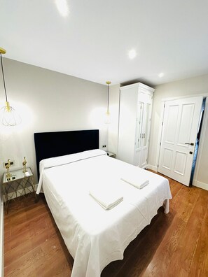 3 bedrooms, WiFi, bed sheets