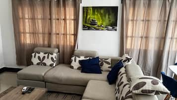 Een smart-tv en een open haard