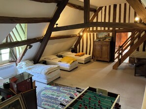 9 Schlafzimmer, Bügeleisen/Bügelbrett, Reisekinderbett, kostenloses WLAN
