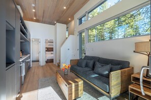 Flat-screen TV - Village Camp Truckee (Truckee)