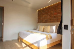 1 quarto, escrivaninha, Wi-Fi, roupa de cama