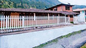 Unclassified image, 5 of 10, button - Rústic Quinta La Aurora Hostal (Baños de Agua Santa)