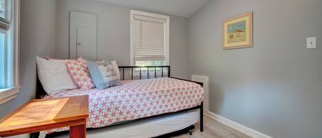 3 chambres, bureau, Wi-Fi, draps fournis
