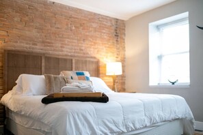 2 habitaciones, tabla de planchar con plancha, cuna de viaje y wifi 