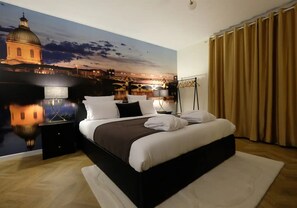1 bedroom, desk, free WiFi, bed sheets