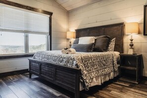 6 habitaciones, escritorio, tabla de planchar con plancha y wifi