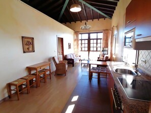 House Peña Villar | Living area | 24-inch flat-screen TV with cable channels - La Quintana de Villar (Parres)