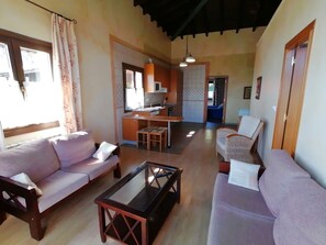 家庭公寓 | 起居區 | 24-吋平面電視，提供有線頻道