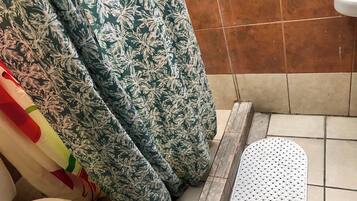 Shower, rainfall showerhead, heated floors, towels