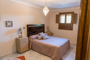 7 chambres, fer et planche à repasser, Wi-Fi gratuit, draps fournis