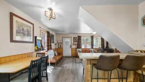Dining - Cozy 2 Bedroom Cabin, Pet-Friendly, Fenced Yard & Air Conditioner (Big Bear)