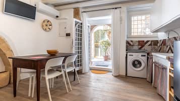 House | 1 bedroom