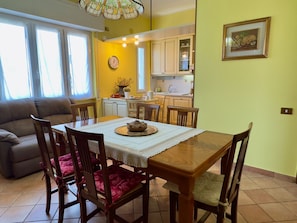 Dining - The Hammock, spacious, super-comfortable panoramic penthouse near Rossini Theater  (Pesaro)