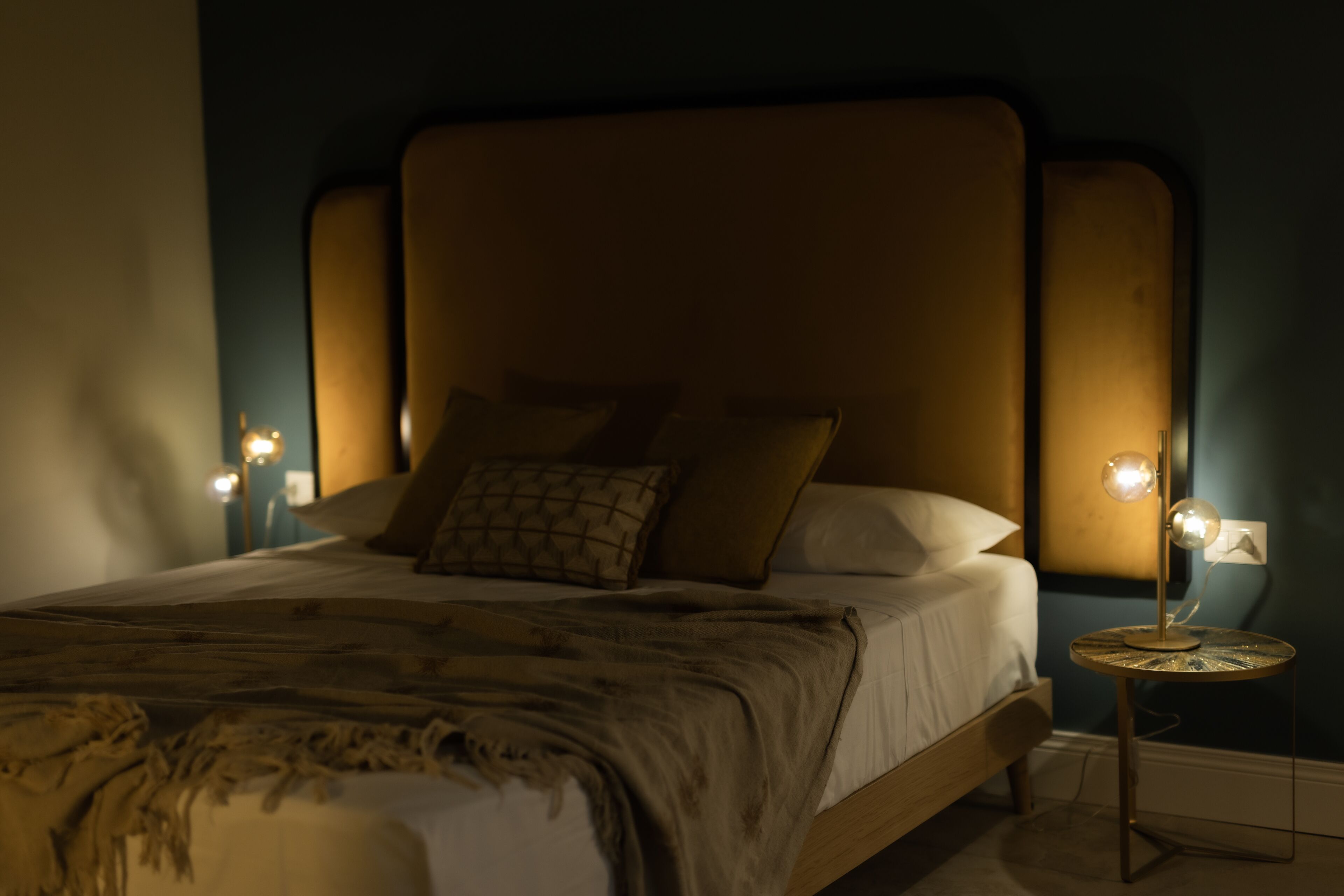 Deluxe Suite, Balcony, Garden View | Frette Italian sheets, premium bedding, down comforters, minibar