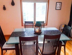Dining - 3BR Home In Hemlock Farms w Deck (Lords Valley)