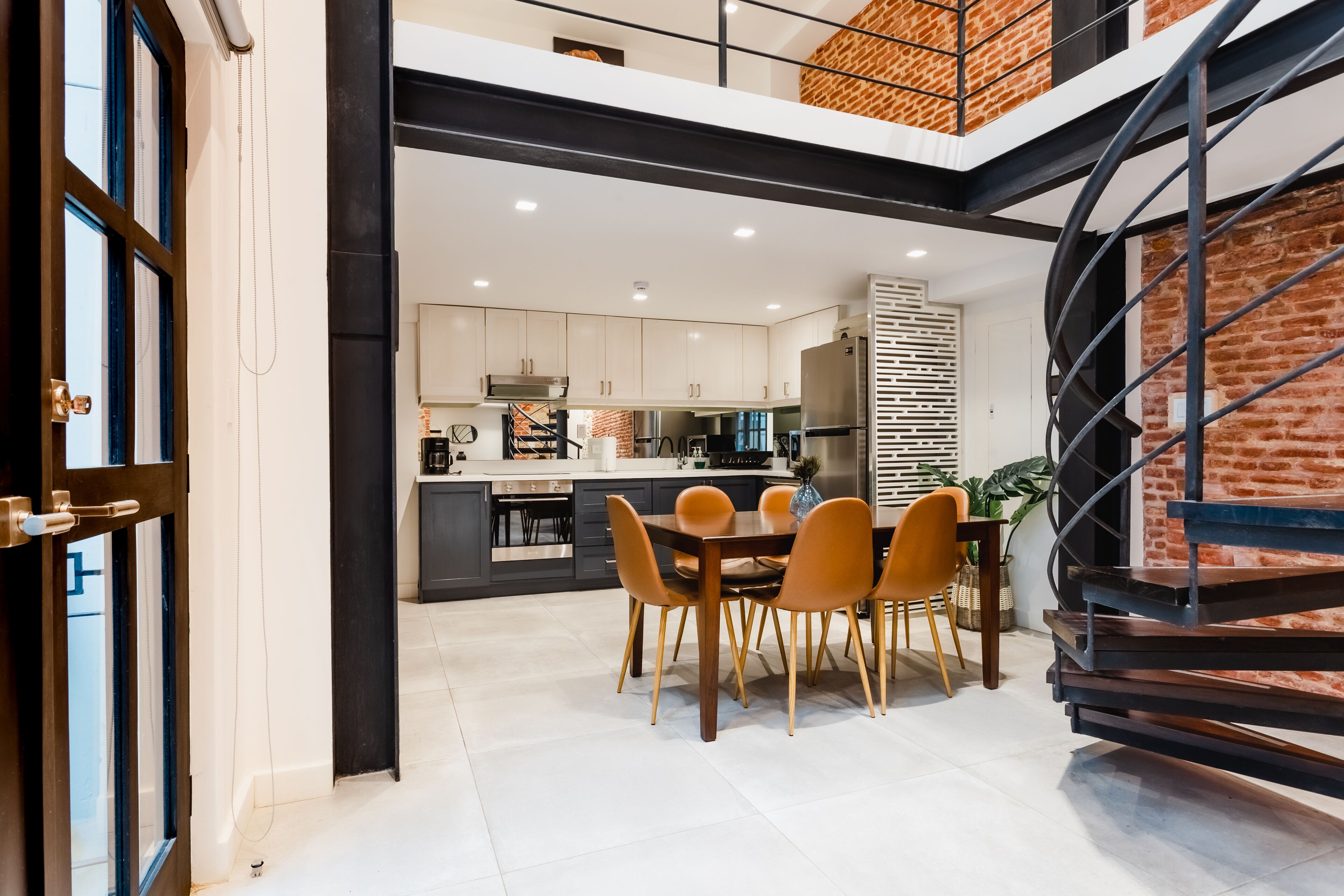 Apartamento, 2 quartos (1A) | Área de estar | Smart TV 40 polegadas com canais a cabo