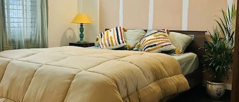 2 bedrooms, iron/ironing board, WiFi, bed sheets