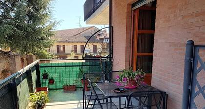 Spazioso Bilocale con Ampio Terrazzo, in Zona Tranquilla Vicino al Centro