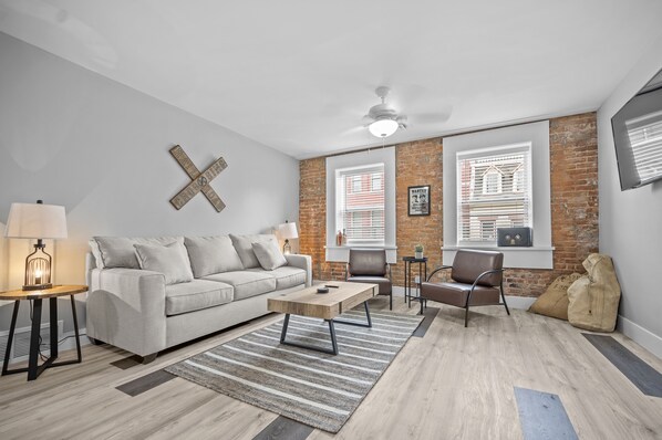 Smart TV - Western-Themed 2-Bedroom Hideout for Outlaws 204-2 (Saint Charles)