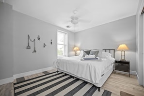 2 bedrooms, desk, iron/ironing board, WiFi - Western-Themed 2-Bedroom Hideout for Outlaws 204-2 (Saint Charles)