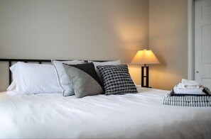 2 bedrooms, desk, iron/ironing board, WiFi