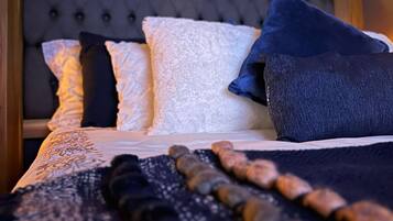 Vila Khas, pemandangan kolam renang | 1 kamar tidur, seprai katun Mesir, dan seprai premium