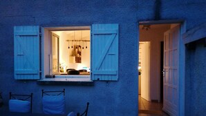 Unclassified image, 5 of 37, button - Charming Quiet House in Reynes Close to Les Cures and the Côte Vermeille (Reynes)