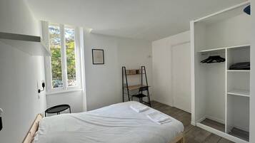 5 chambres, bureau, accĂšs Internet, draps fournis