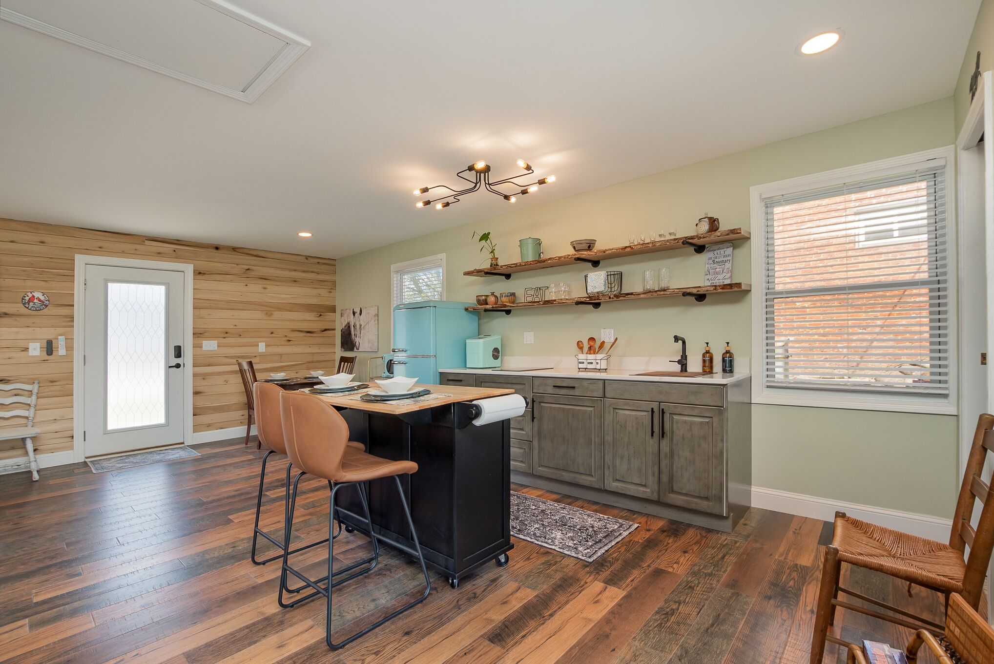 Charming Carriage House near the river and Ark Encounter