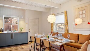 Dining - Beautiful Spacious Downtown Oasis! (Santa Fe)