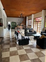 32-inch TV with digital channels