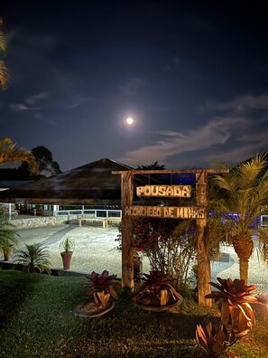 Televisión 32 pulgadas con canales de televisión digitales