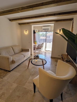 TV - Superbe Maisonnette Dans Résidence Avec Piscine (Saint-Vallier-de-Thiey)
