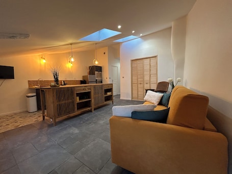 Smart TV. Mimosa cocoon for 6 people In the heart of the old village