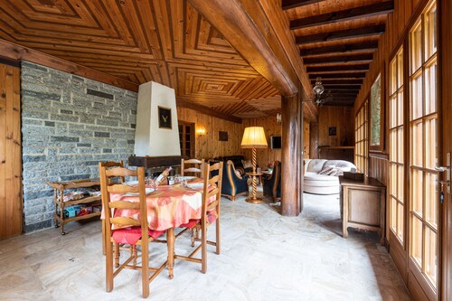 Chalet des Ormes - Maison pour 12, vue montage