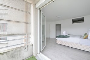 1 slaapkamer, een strijkplank/strijkijzer, gratis wifi, beddengoed