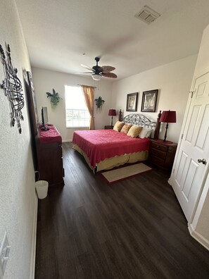3 chambres, fer et planche Ă repasser, Wi-Fi, draps fournis