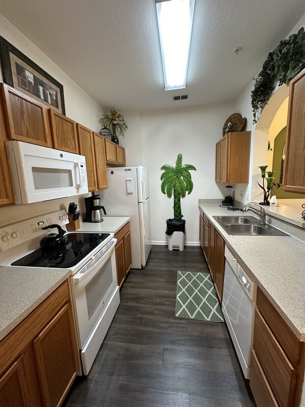 Private kitchen - Windsor Hills 3 bed Condo Near Disney!
(Kissimmee)