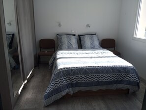 2 bedrooms, iron/ironing board, free WiFi, bed sheets