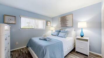Condo, 1 Queen Bed with Sofa bed (Nautical Watch E-3)