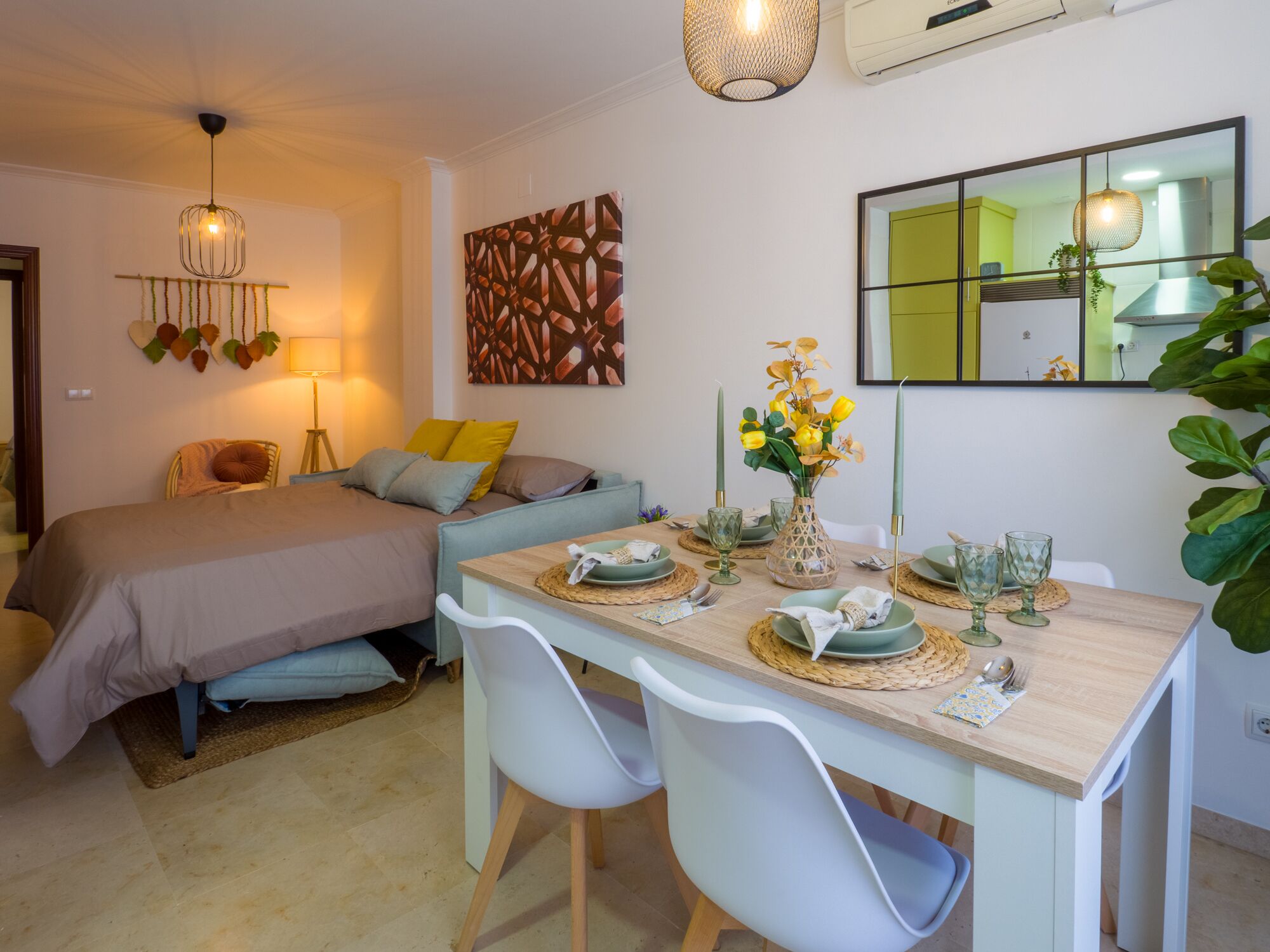 1 slaapkamer, een strijkplank/strijkijzer, wifi, beddengoed