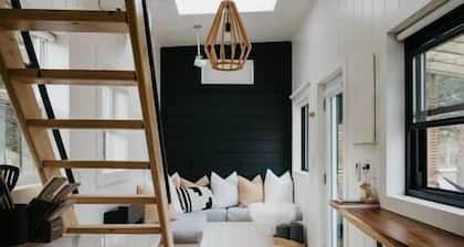 Tiny Home Near Wine Country with Stargazing Loft